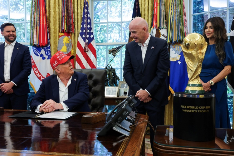 kaiyun-效仿美式橄榄球或篮球?TA:FIFA允许今夏世界杯补水时插播广告