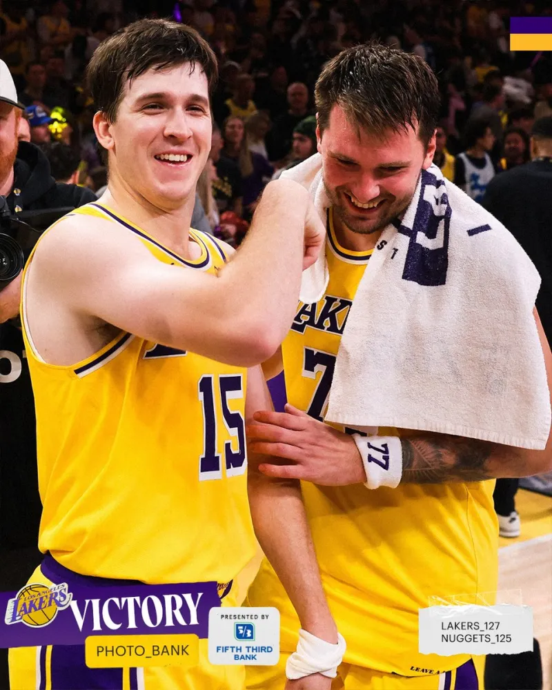 kaiyun-比赛太精彩！湖人社媒回顾昨日东契奇与队友庆祝胜利的瞬间